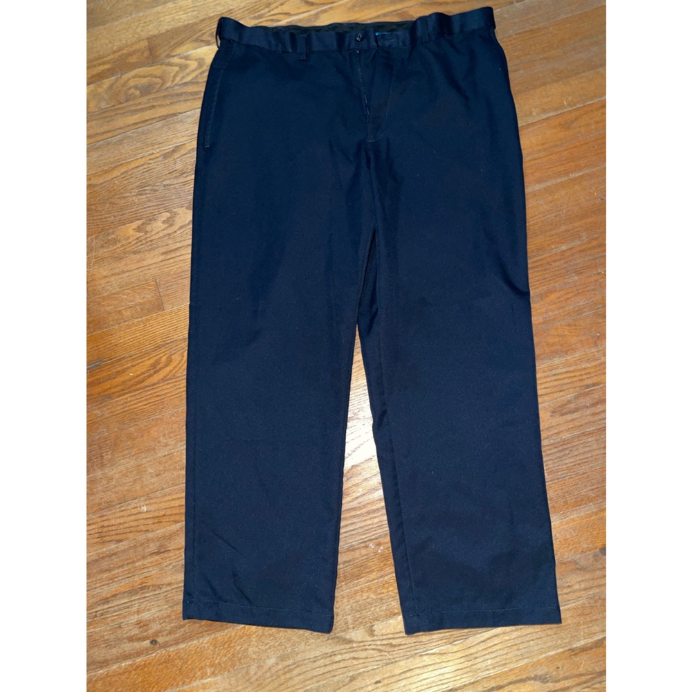 Haggar Stretch fit navy blue dress pants. Waist 38 length 30.